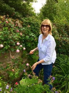 Deah heading the roses